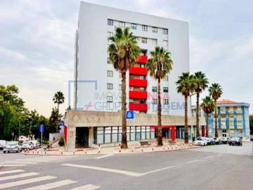 Loja para Venda em Ramada e Caneças