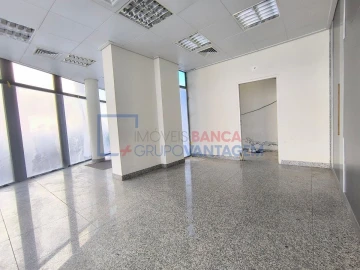 Loja para Venda em Ramada e Caneças