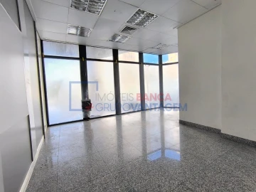 Loja para Venda em Ramada e Caneças