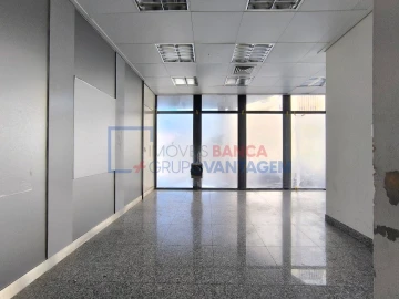 Loja para Venda em Ramada e Caneças