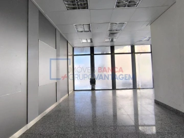 Loja para Venda em Ramada e Caneças