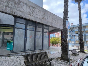 Loja para Venda em Ramada e Caneças