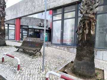 Loja para Venda em Ramada e Caneças