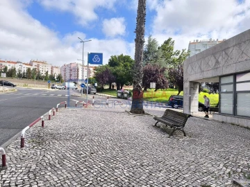 Loja para Venda em Ramada e Caneças