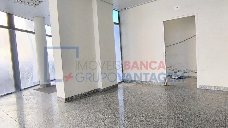 Loja para Venda em Ramada e Caneças