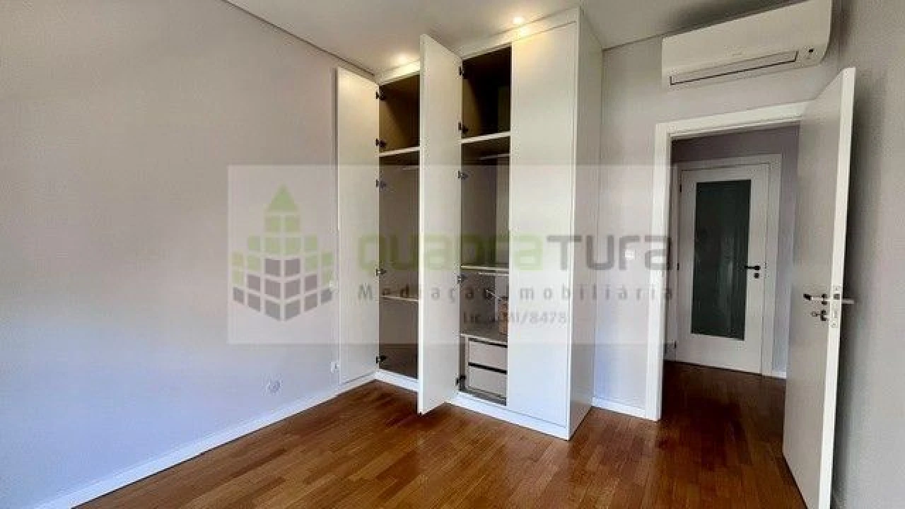 Apartamento T2 para Venda em Cedofeita, Santo Ildefonso, Sé, Miragaia, São Nicolau e Vitória Foto 12