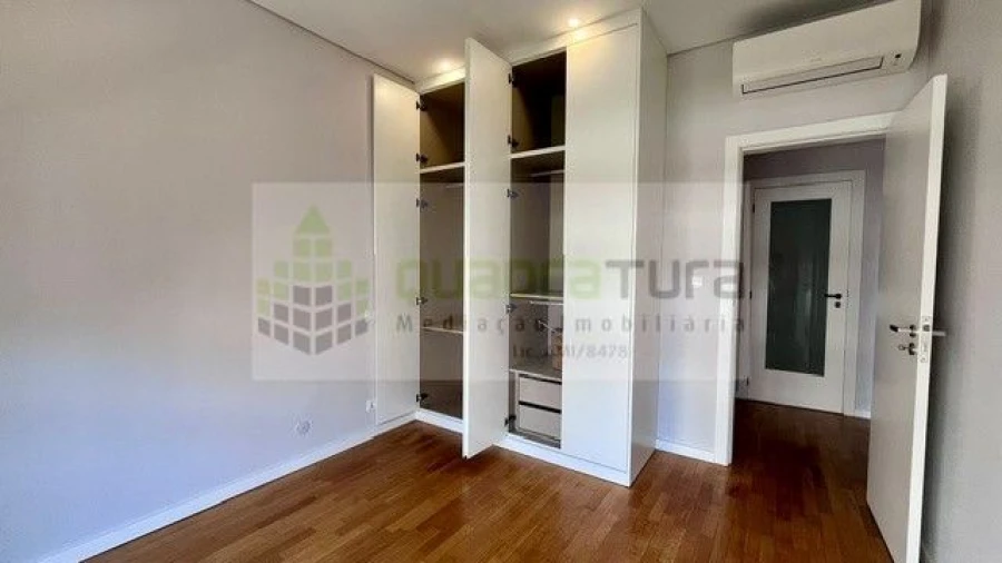 Apartamento T2 para Venda em Cedofeita, Santo Ildefonso, Sé, Miragaia, São Nicolau e Vitória Foto 12