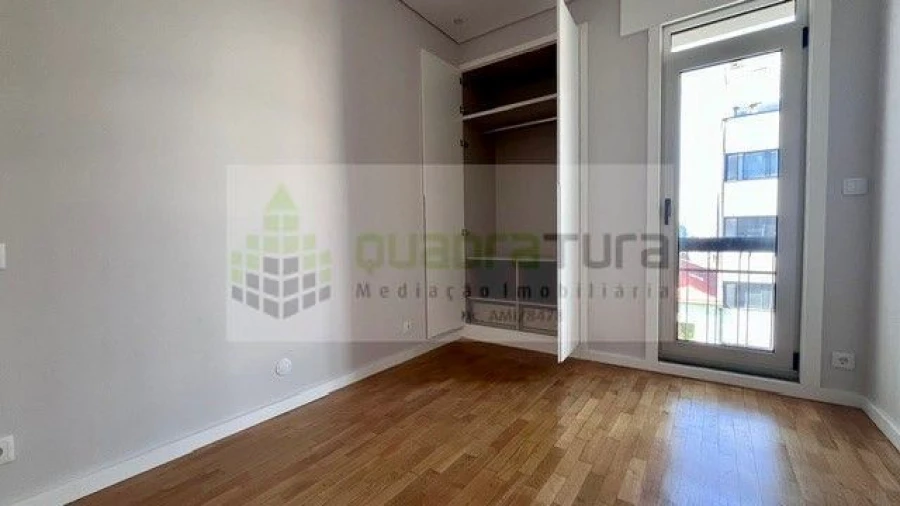Apartamento T2 para Venda em Cedofeita, Santo Ildefonso, Sé, Miragaia, São Nicolau e Vitória Foto 17
