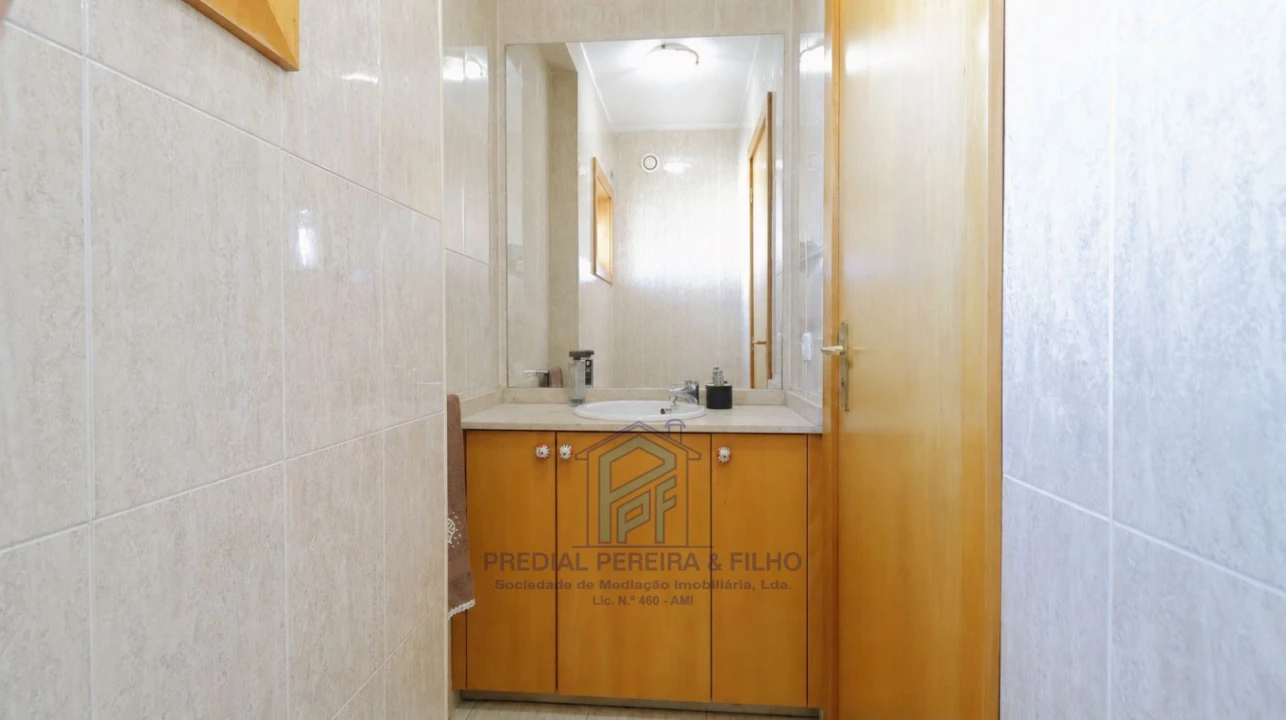 Apartamento T2 para Venda em Rio Tinto Foto 15