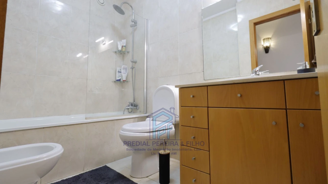 Apartamento T2 para Venda em Rio Tinto Foto 18