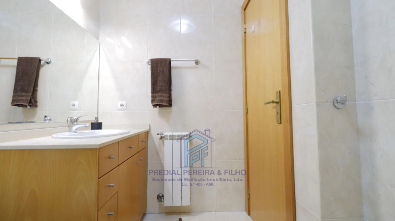 Apartamento T2 para Venda em Rio Tinto Foto 20