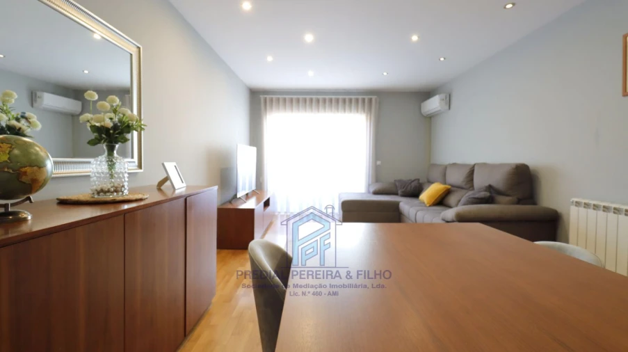 Apartamento T2 para Venda em Rio Tinto Foto 3