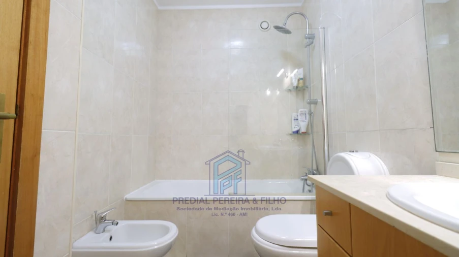 Apartamento T2 para Venda em Rio Tinto Foto 19