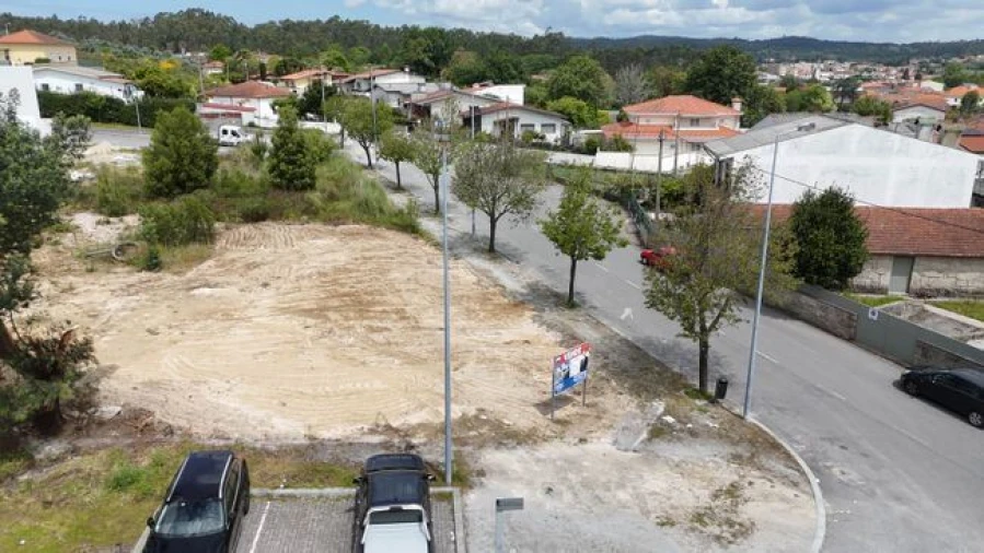 Terreno para Venda em Castêlo da Maia Foto 5
