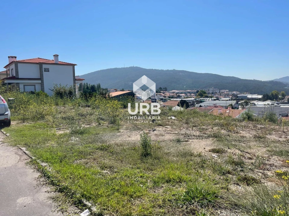 Terreno para Venda em Nogueira, Fraião e Lamaçães Foto 1