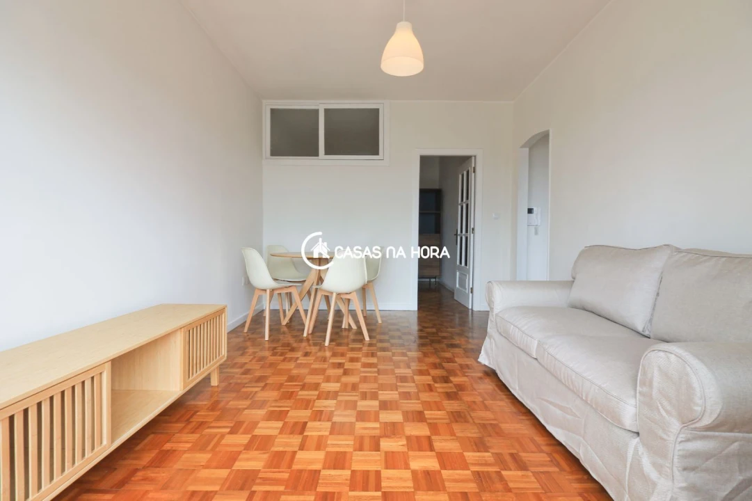 Apartamento T1 para Venda em Cidade da Maia Foto 6