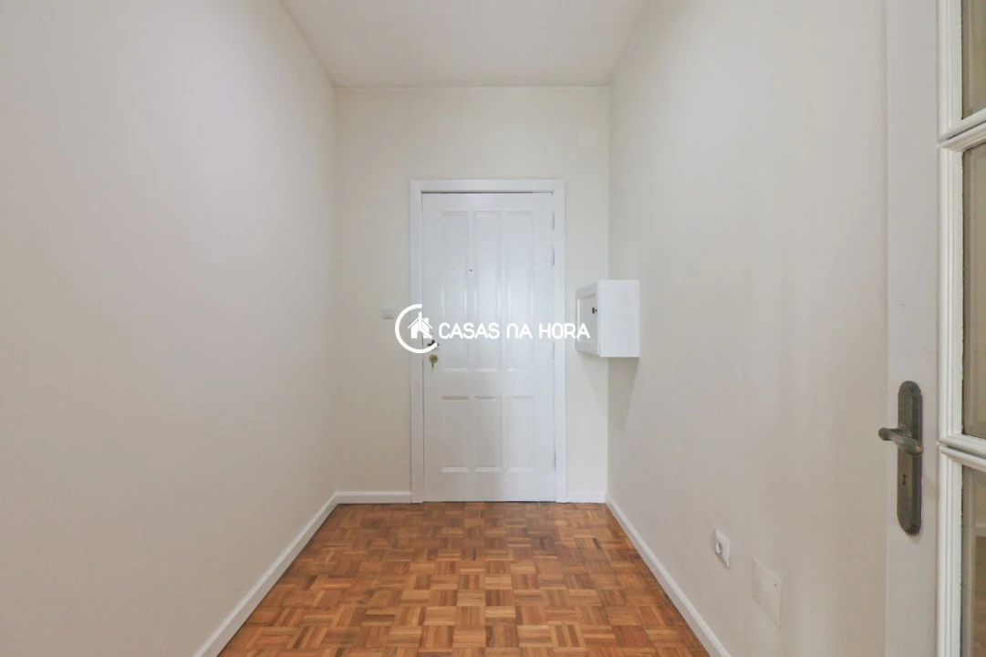 Apartamento T1 para Venda em Cidade da Maia Foto 9
