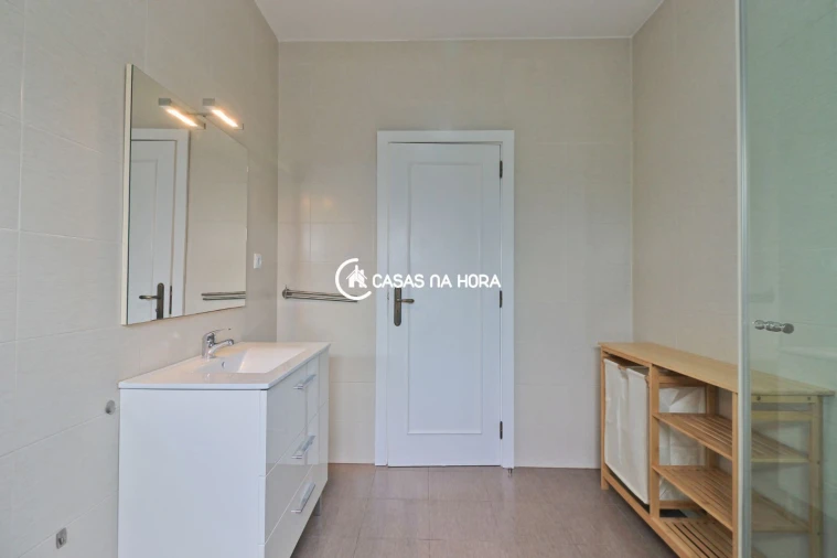 Apartamento T1 para Venda em Cidade da Maia Foto 8