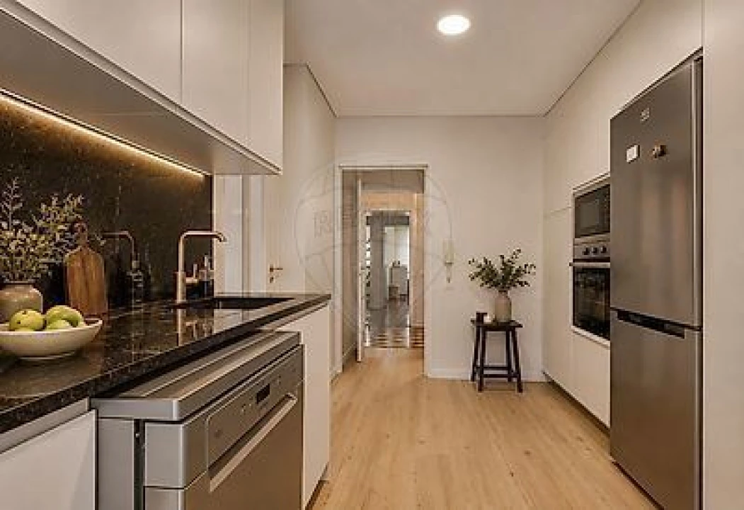 Apartamento T3 para Venda em Lordelo do Ouro e Massarelos Foto 4