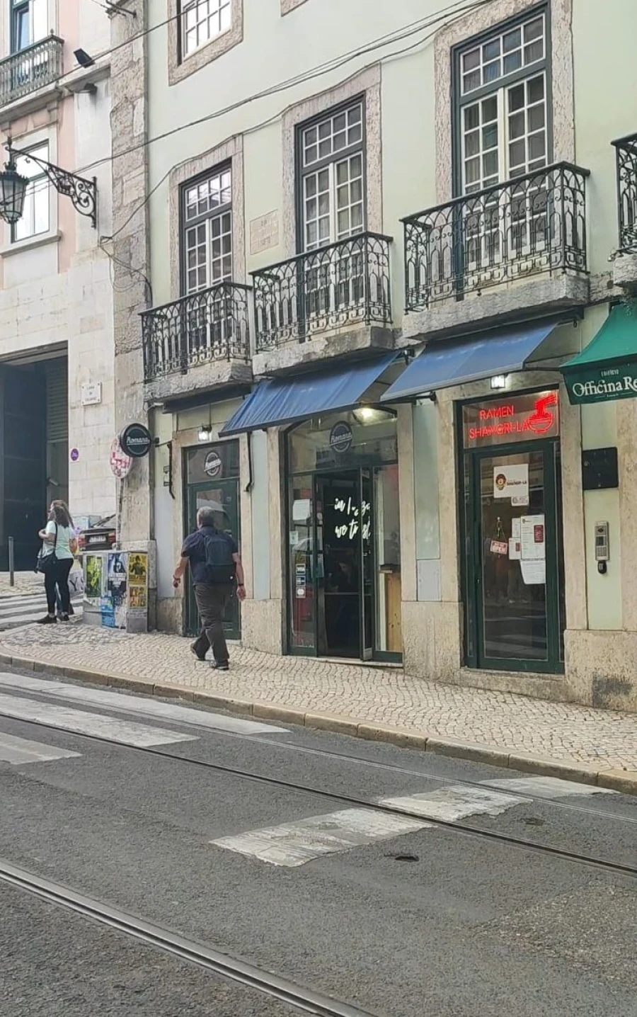 Loja para Arrendamento em Santa Maria Maior Foto 5