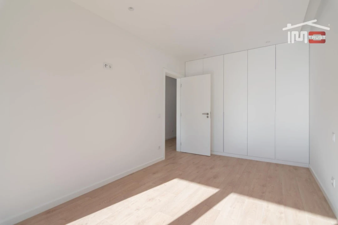 Apartamento T3 para Arrendamento em Nossa Senhora da Piedade Foto 17
