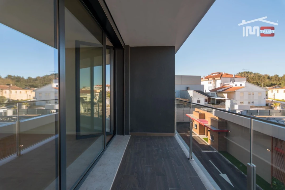 Apartamento T3 para Arrendamento em Nossa Senhora da Piedade Foto 24