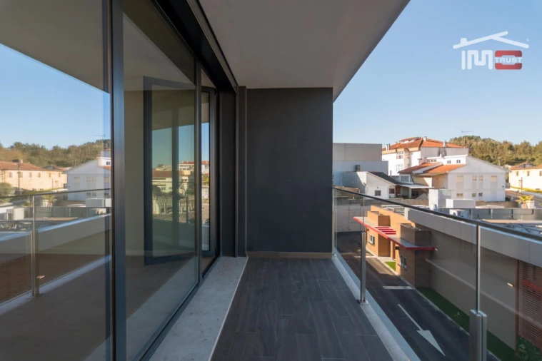 Apartamento T3 para Arrendamento em Nossa Senhora da Piedade Foto 24
