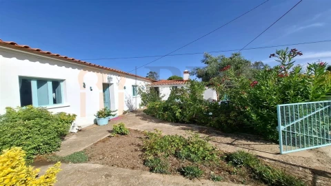 Moradia T2 para Venda em Almodôvar e Graça dos Padrões