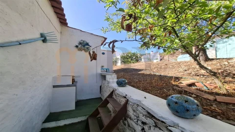 Moradia T2 para Venda em Almodôvar e Graça dos Padrões