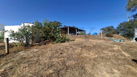 Moradia T2 para Venda em Almodôvar e Graça dos Padrões