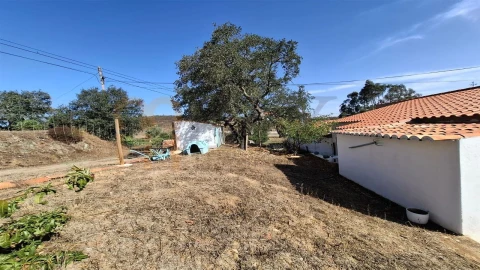 Moradia T2 para Venda em Almodôvar e Graça dos Padrões