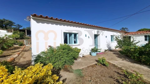 Moradia T2 para Venda em Almodôvar e Graça dos Padrões