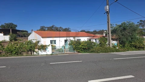 Moradia T2 para Venda em Almodôvar e Graça dos Padrões