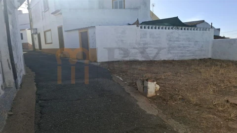 Terreno para Venda em Aldeia dos Fernandes