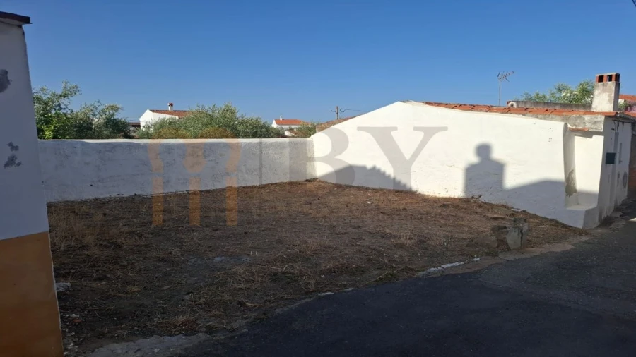 Terreno para Venda em Aldeia dos Fernandes