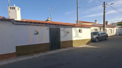 Moradia para Venda em Aldeia dos Fernandes