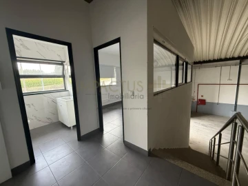 Loja para Arrendamento em Guilhabreu