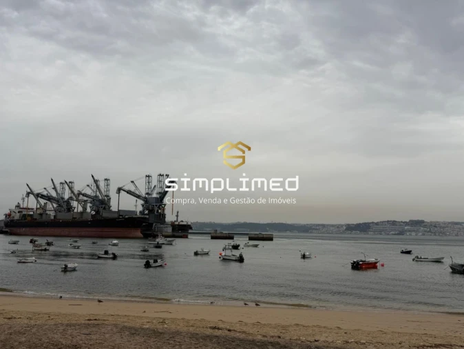 Apartamento T3 para Venda em Caparica e Trafaria Foto 23