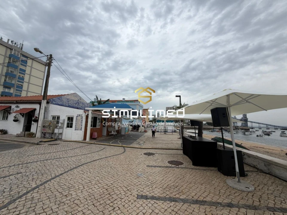 Apartamento T3 para Venda em Caparica e Trafaria Foto 1