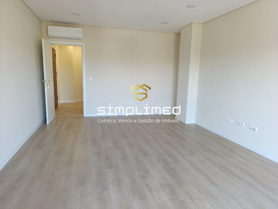 Apartamento T2 para Venda em Covilhã e Canhoso Foto 11