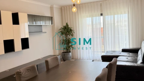 Apartamento T2 para Venda em Faro (Sé e São Pedro)