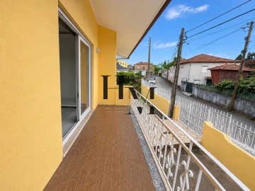 Moradia T3 para Venda em Santa Maria de Lamas