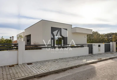 Moradia T3 para Venda em Corroios
