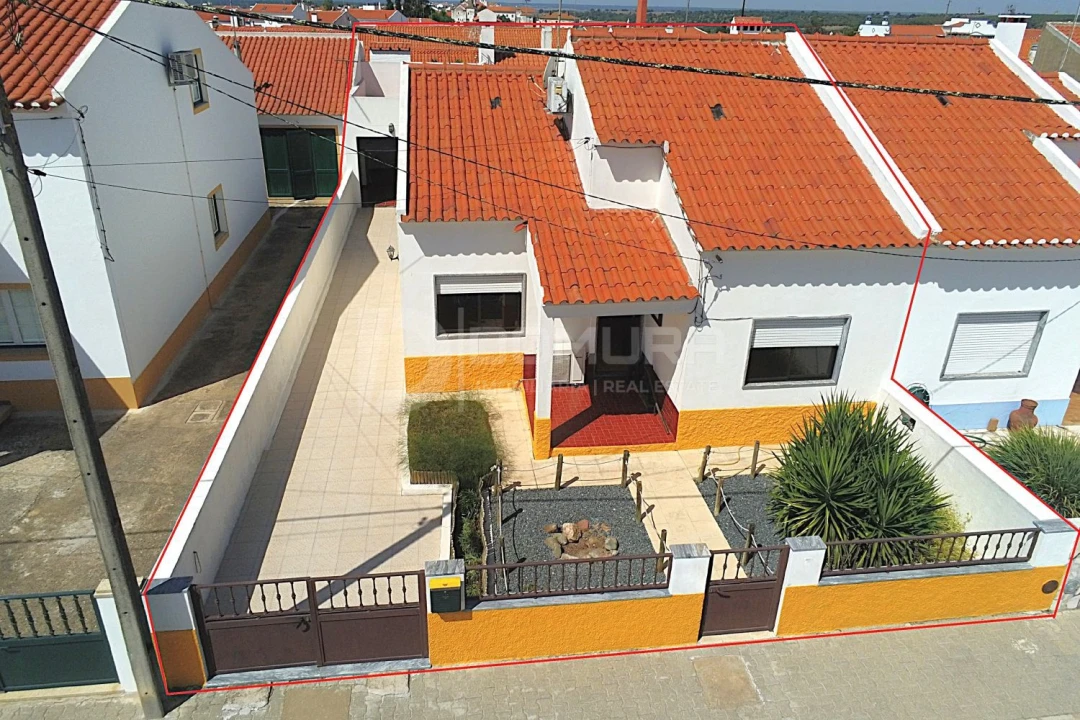 Moradia T2 para Venda em Torrão Foto 1
