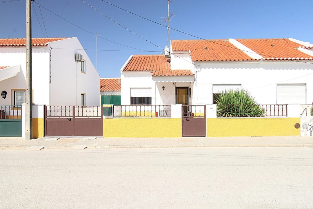 Moradia T2 para Venda em Torrão Foto 2