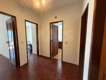 Apartamento T3 para Arrendamento em São Domingos de Benfica
