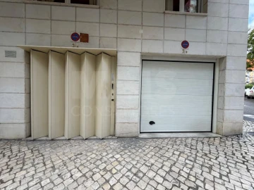 Apartamento T3 para Arrendamento em São Domingos de Benfica