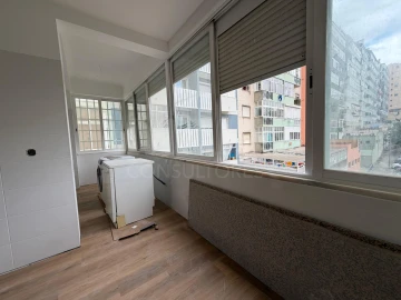Apartamento T3 para Arrendamento em São Domingos de Benfica