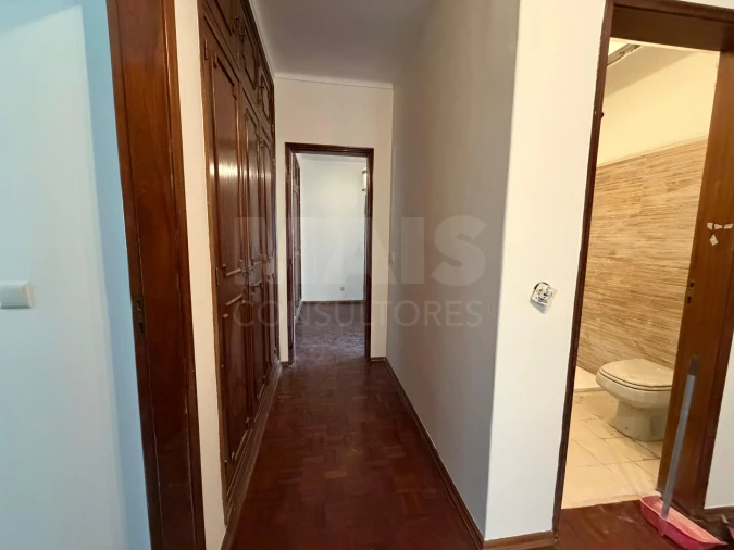 Apartamento T3 para Arrendamento em São Domingos de Benfica Foto 9