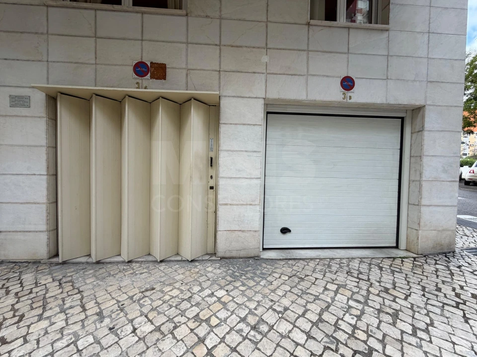 Apartamento T3 para Arrendamento em São Domingos de Benfica Foto 7